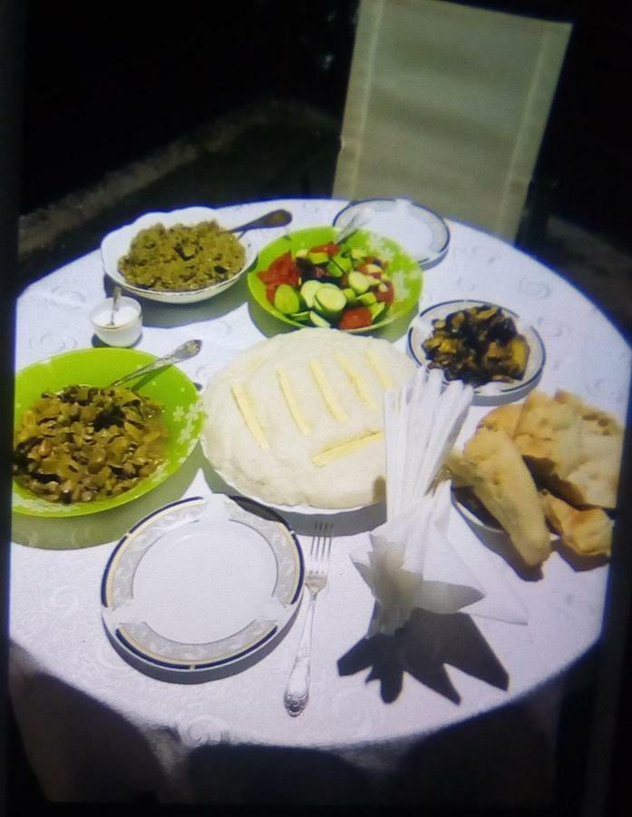 Natia Hotel Телави Екстериор снимка
